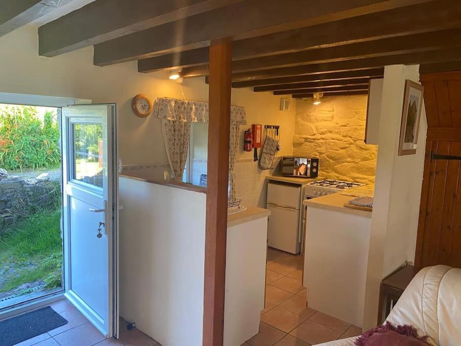 Moylgrove Banc Cottage מראה חיצוני תמונה
